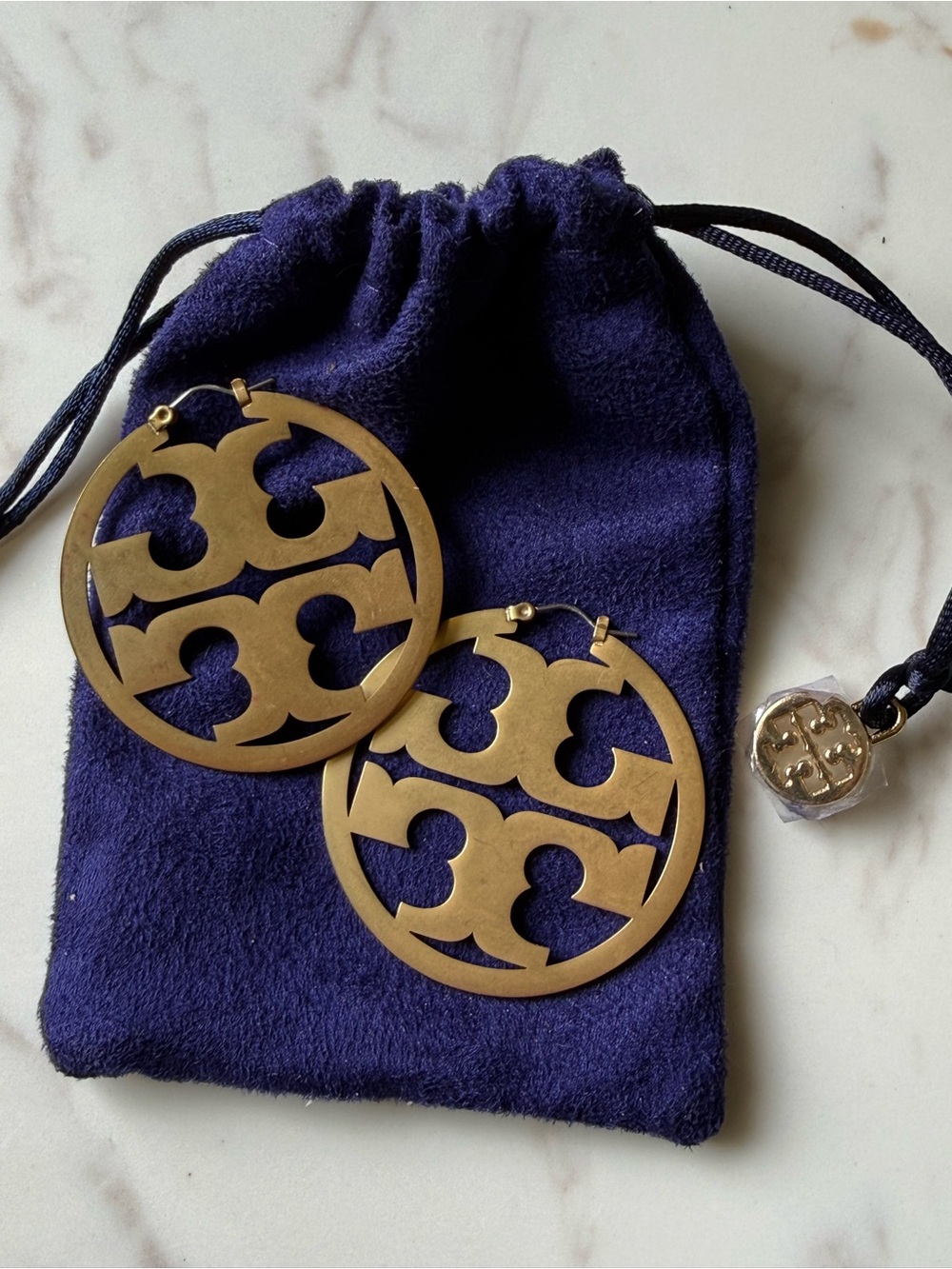 Tory Burch Gold Round Logo Drop Earrings with Navy Pouch